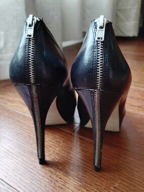 Enzo Angiolini Zipper Back Platform Pumps (NWOT)